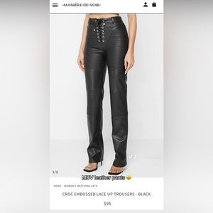 MANIERE DE VOIR | Black Leather Embossed Pants - Size 12